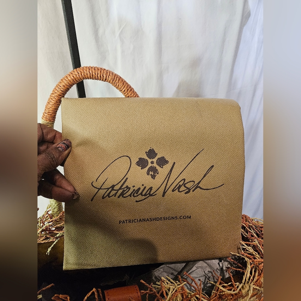 NWTs Patricia Nash Villora Woven straw tote bag  with artisan leather details. - Picture 4 of 6
